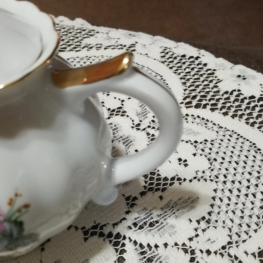 Vintage  Tea pot. - Picture 7 of 9
